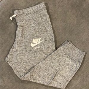 Athletic joggers